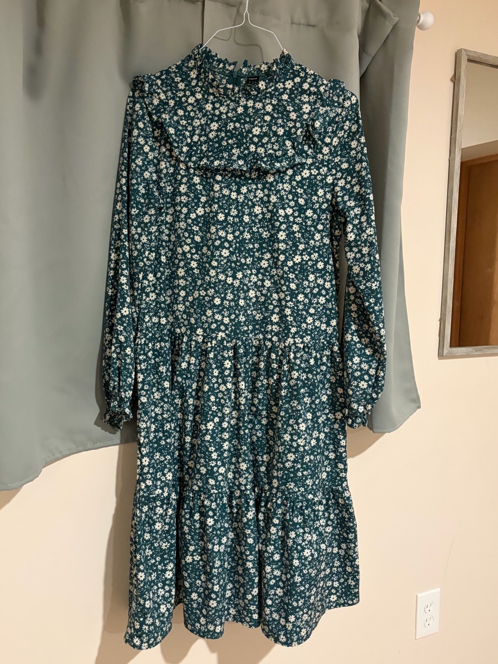 Women's Forest Green Floral Long-Sleeve Tiered Dress
